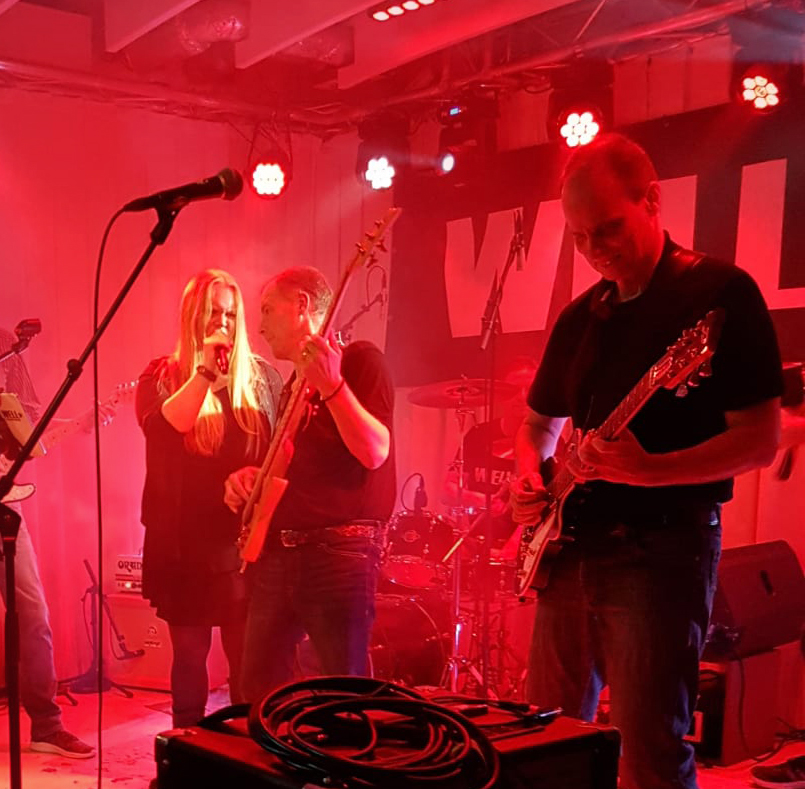 WELL Live Band im UWE, Hamburger Reeperbahn. 
